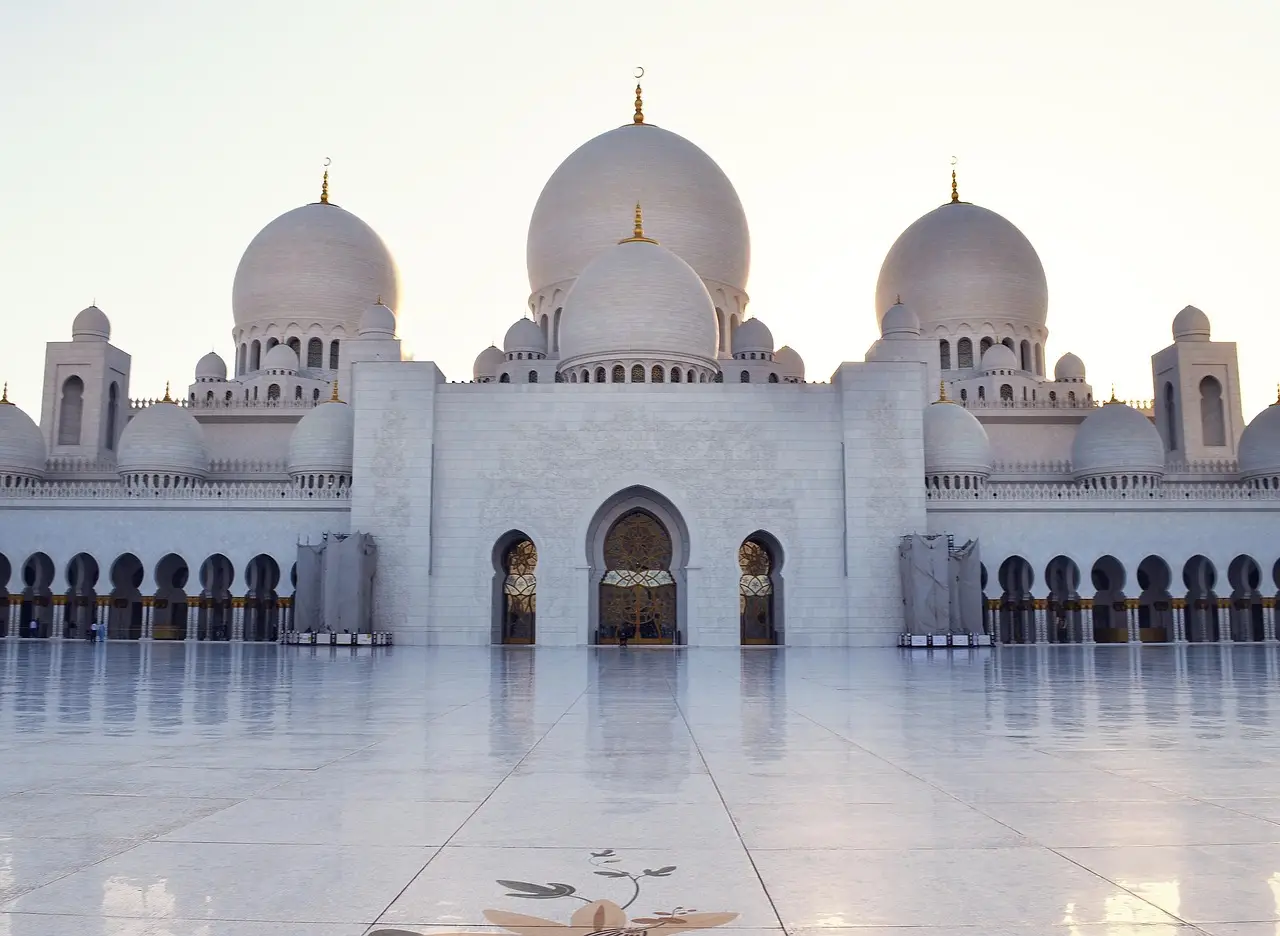 Abu Dhabi Releases List of 7 Categories of Foreigners Eligible for Its 10-Year Golden Visa - Legit.ng